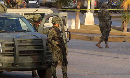 Emboscada en Coyuca Matan a tres militares mexicanos en una emboscada en Coyuca
